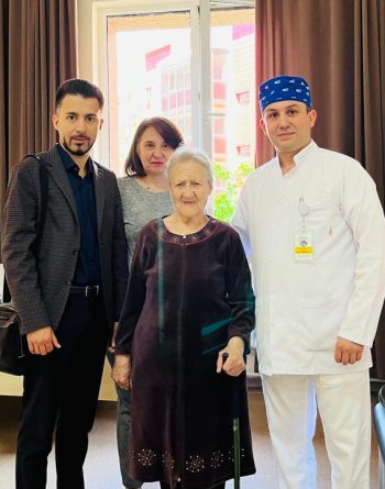 Алматылық травматологтар 92 жасар Украина азаматын аяғына тұрғызды
