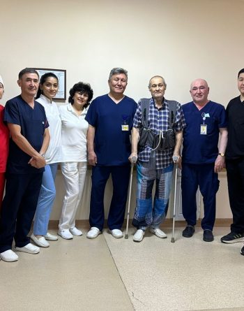 Уникальный случай в казахстанской медицине: в Алматы пациенту с искусственным сердцем успешно заменили коленный сустав Уникальный случай в казахстанской медицине: в Алматы пациенту с искусственным сердцем успешно заменили коленный сустав