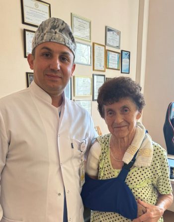 В четвертой горбольнице Алматы провели сложную операцию 78-летней пациентке с множественными переломами руки